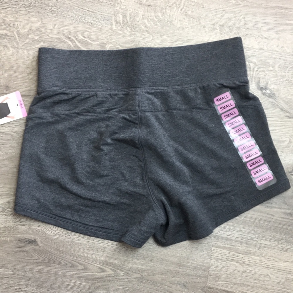 🎄 5/$30 Active life athletic shorts size medium - Picture 2 of 8
